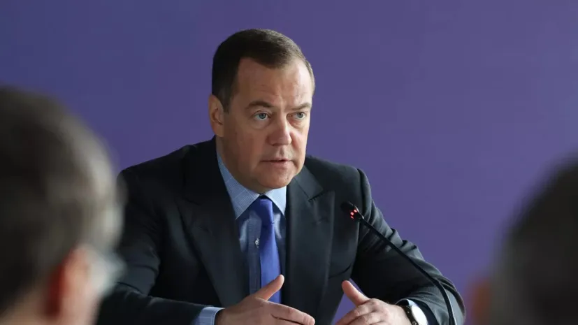 Медведев назвал судебные процессы против России «опасными игрищами» и поводом для войны