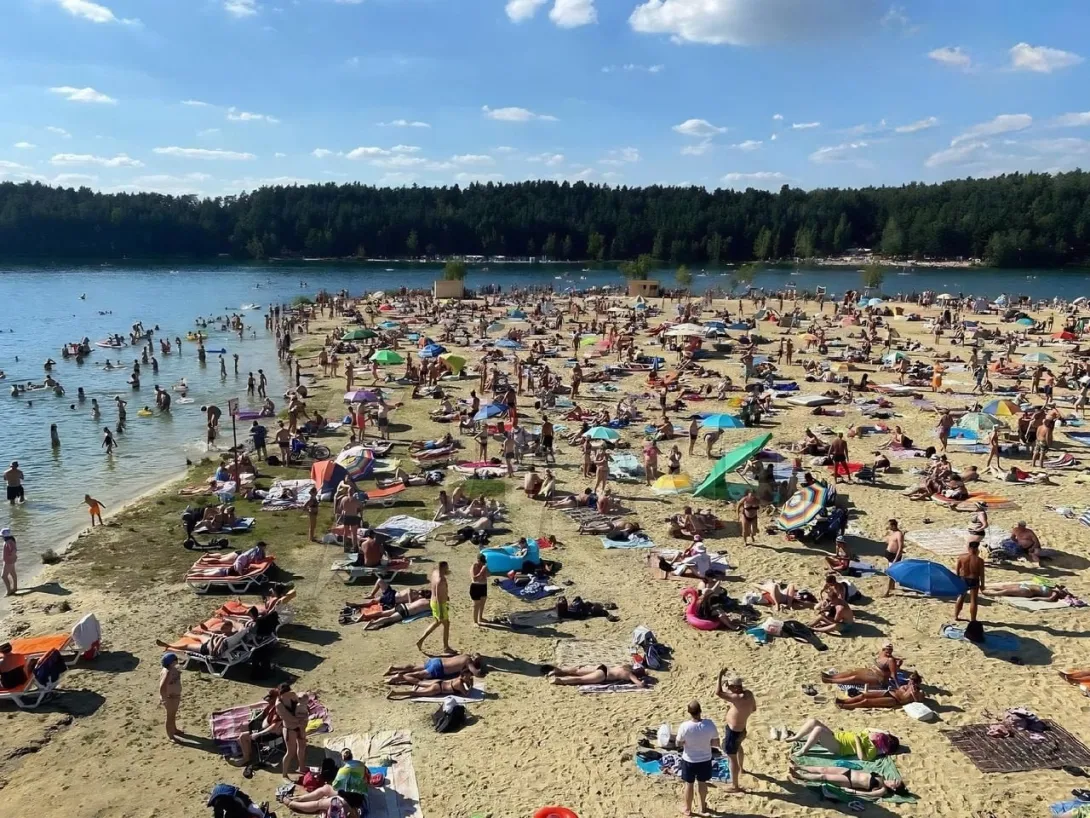 От количества людей московские пляжи трещат по швам хуже анапских