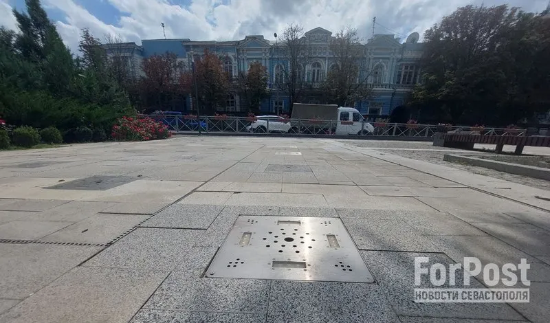В столице Крыма «засохли» сухие фонтаны