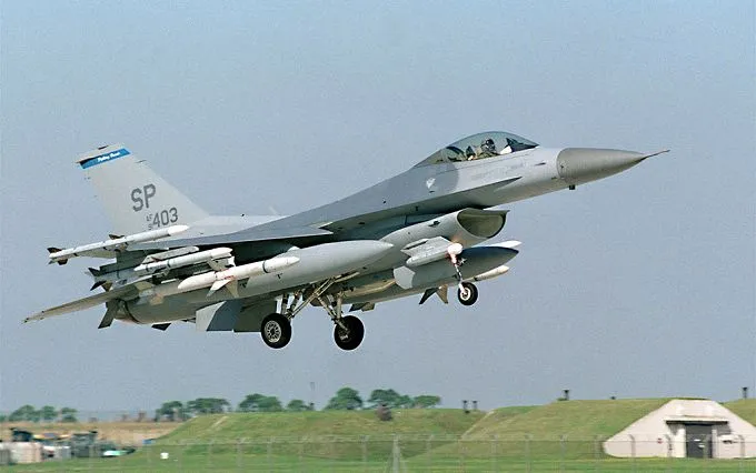 США разрешили Дании передать Киеву F-16 после обучения украинских пилотов