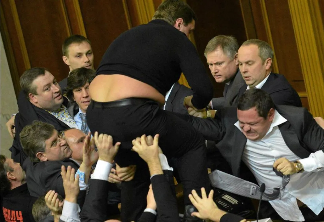 На Украине предложили разрешить мобилизовать депутатов