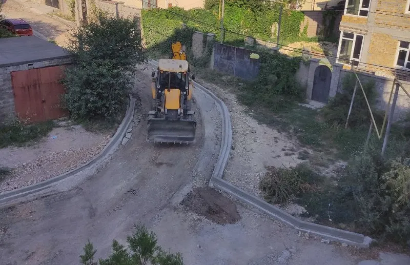Как жители Севастополя боролись с ремонтниками за часть дороги