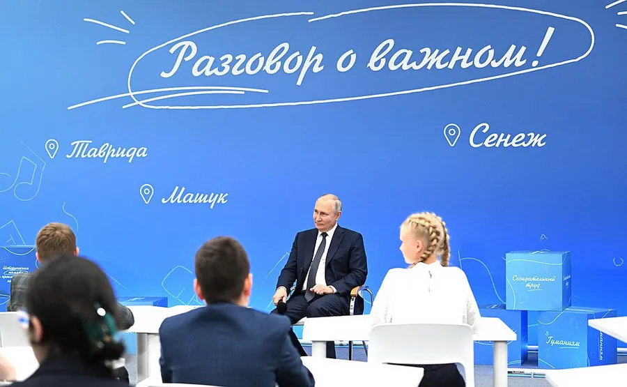 Владимир Путин провёл открытый урок «Разговор о важном». Главное