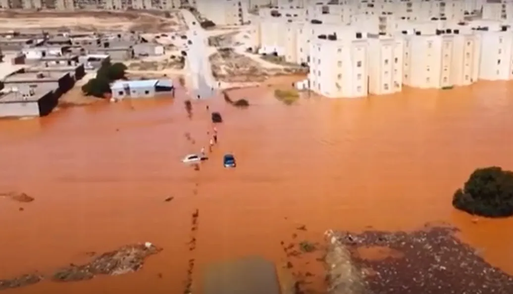 Тысячи людей погибли и пропали без вести после наводнения в Ливии