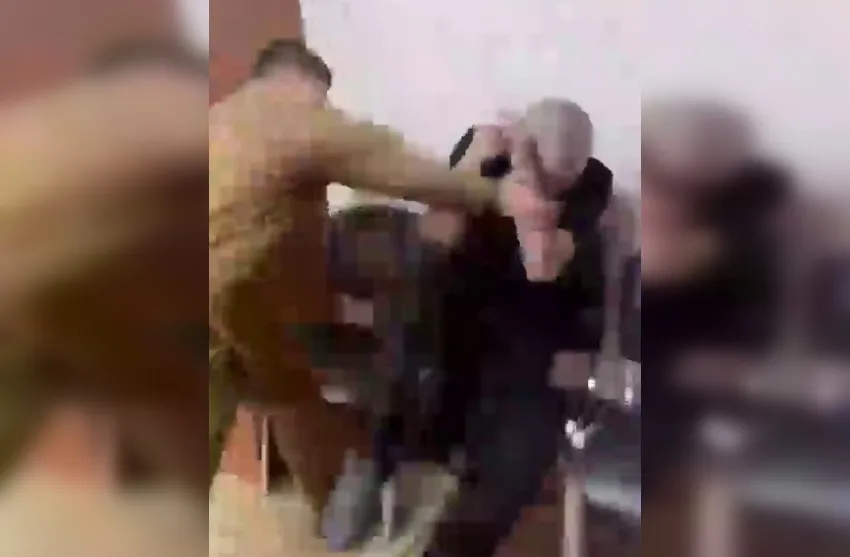 Кадыров с гордостью опубликовал видео, где его сын избивает человека