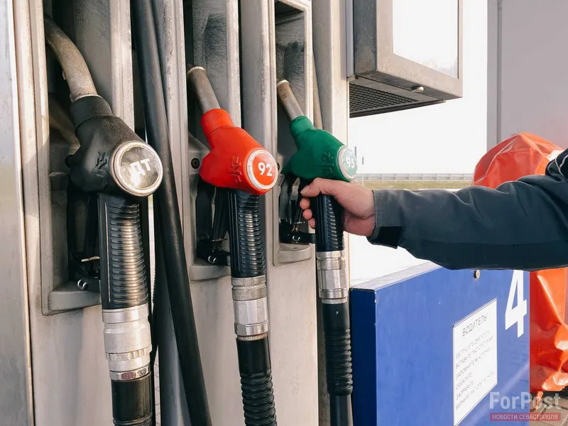 Цены на бензин и дизель стабилизируют с 1 октября — нефтяники победили