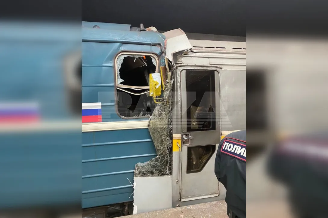 В московском метро столкнулись два поезда