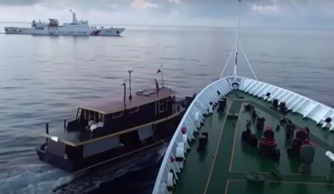 Китайских моряков обвинили в намеренном столкновении с кораблями Филиппин