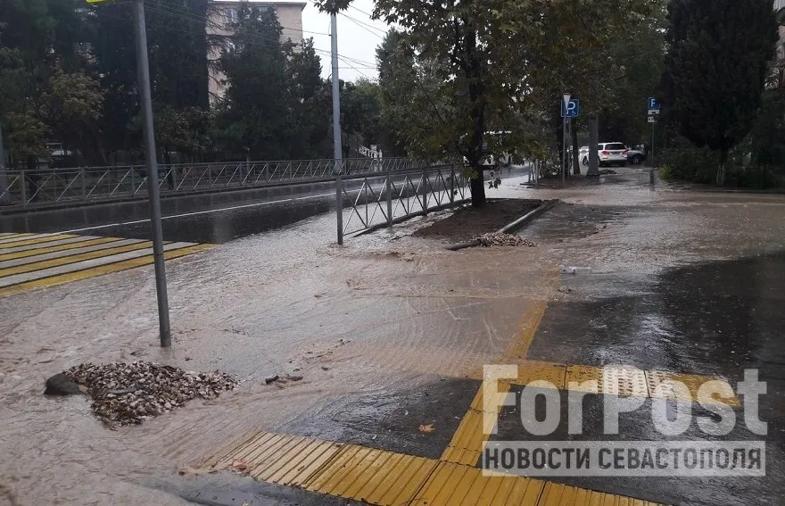Жители улицы Горпищенко не дают забыть о проблеме ливнёвок в Севастополе 