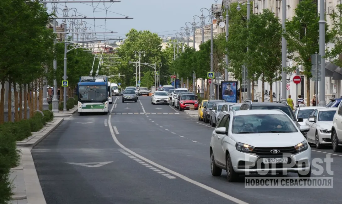Почему в Севастополе нет выделенных полос для общественного транспорта 