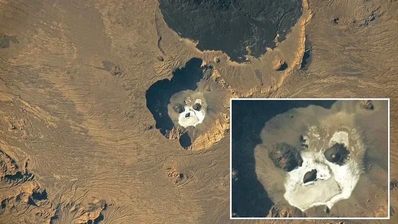 Из космоса увидели гигантский «белый череп» в Сахаре