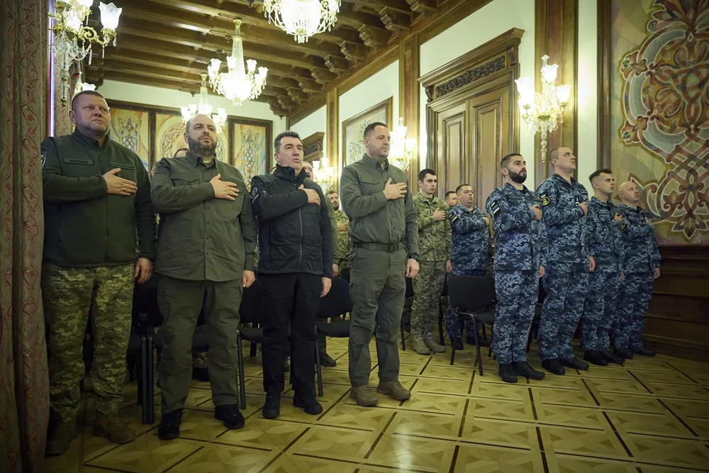 Генералы против Зеленского. Кто пишет сценарий бунта на Украине?