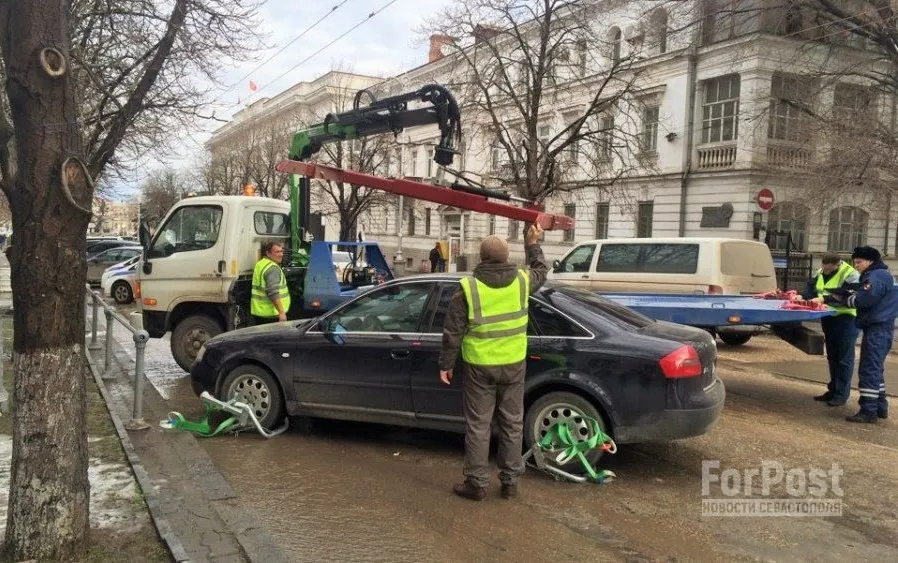 Власти Севастополя получили право штрафовать «мастеров парковки» без полиции
