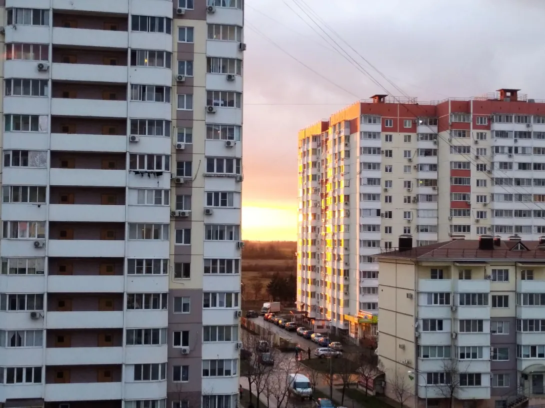 Рынок жилья в России тянет в разные стороны: чем это чревато?