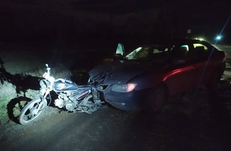 На ночной трассе в Крыму сбили подростка на мопеде
