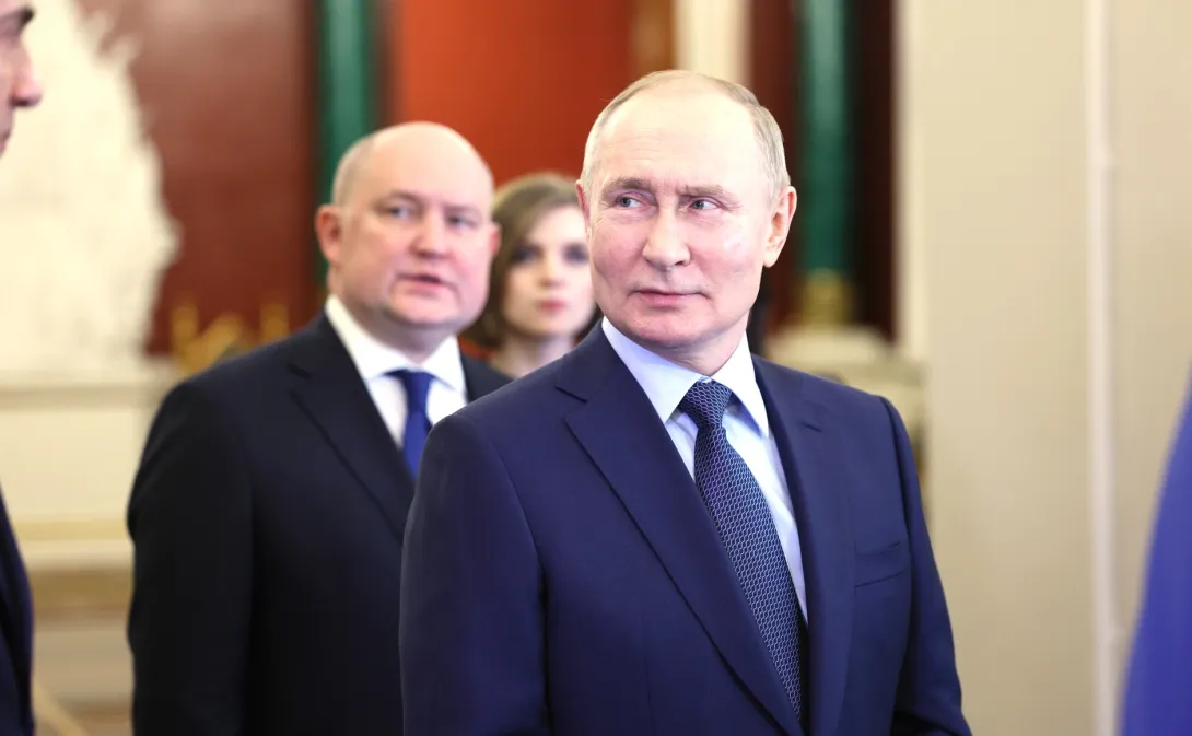 Губернатор Севастополя попросил Путина освободить учителей от лишних бумаг