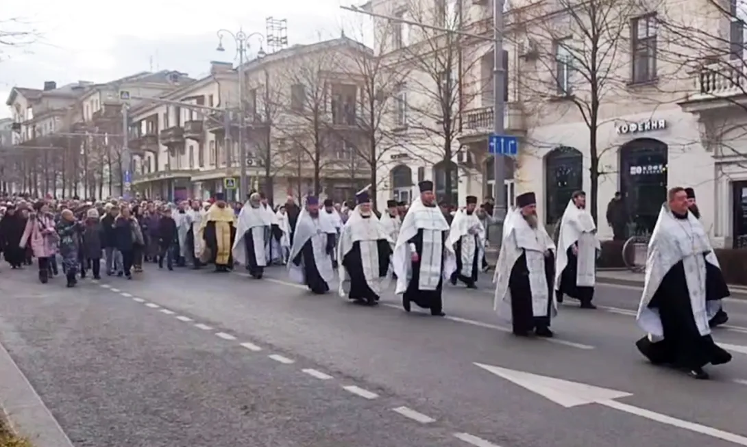 В Севастополе прошли традиционные рождественские крестные ходы