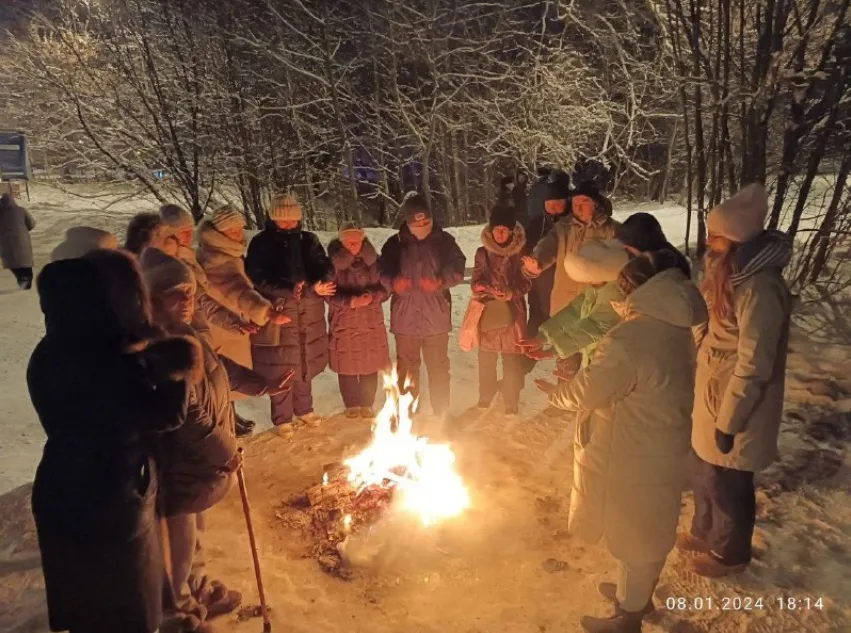 Жители городов России замерзают в своих квартирах и греются у костров