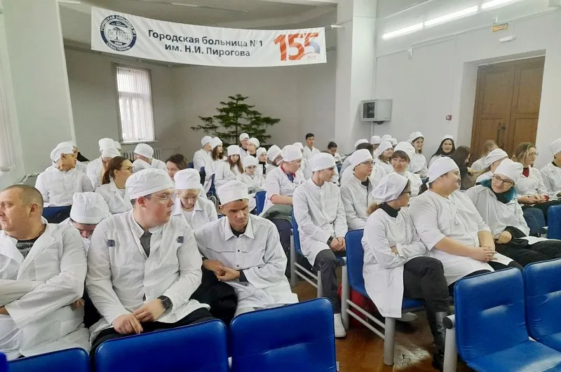 Первые севастопольские студенты-медики отправились в больницу 