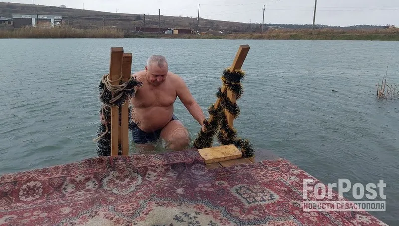 Где в Крыму вопреки непогоде верующие смогли окунуться на Крещение