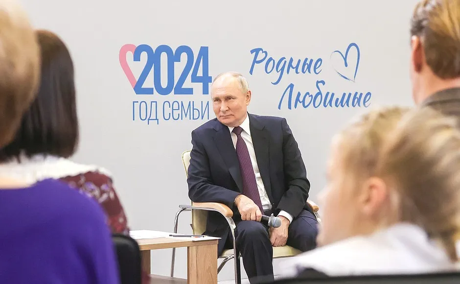 Путин объяснил смысл нового указа о статусе многодетной семьи