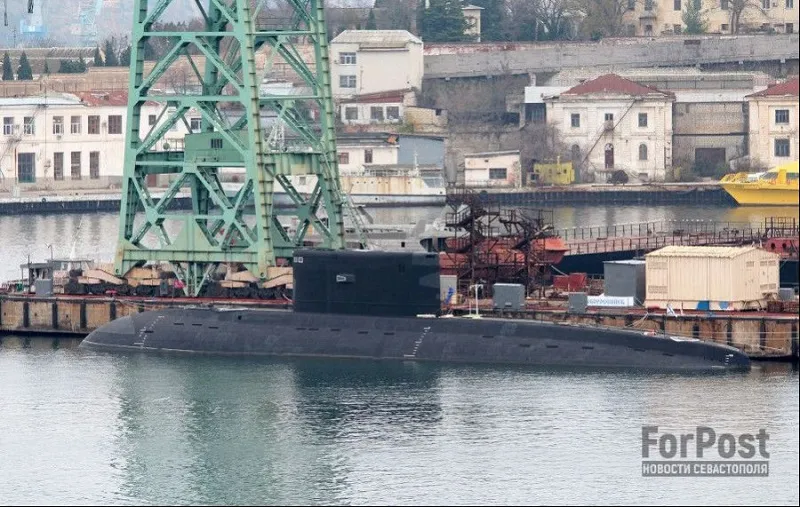 Пострадавшую на Севморзаводе подводную лодку отремонтируют к лету 