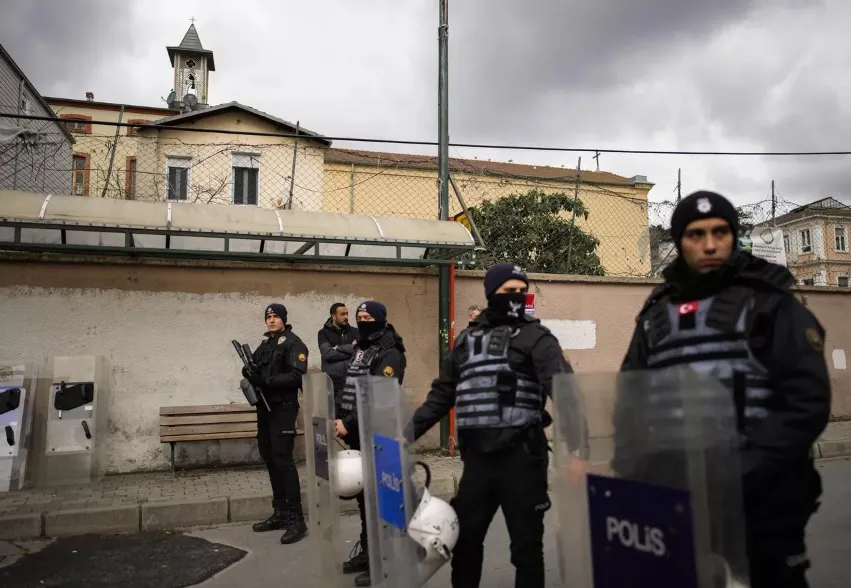 В Стамбуле задержали россиянина за вооружённое нападение на церковь