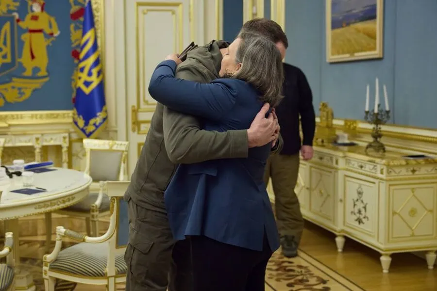 Нуланд приезжала в Киев для предотвращения госпереворота на Украине 
