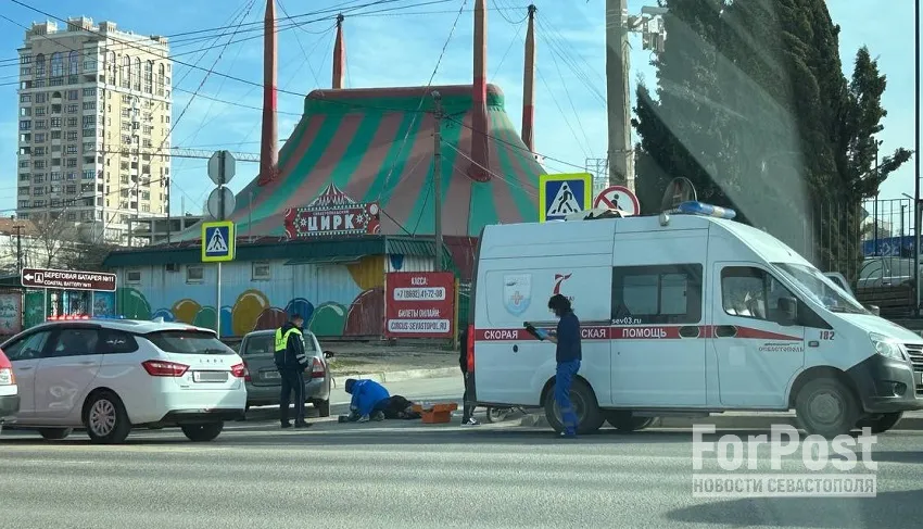 Мопедист и автолюбитель не поделили перекрёсток в Севастополе