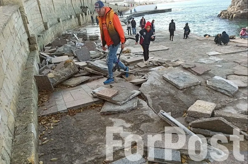 Власти Севастополя направляют новый транш пострадавшим от ноябрьского урагана