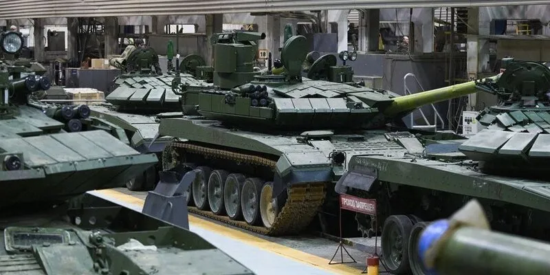 FT: страны НАТО обеспокоены темпами производства вооружений в России 
