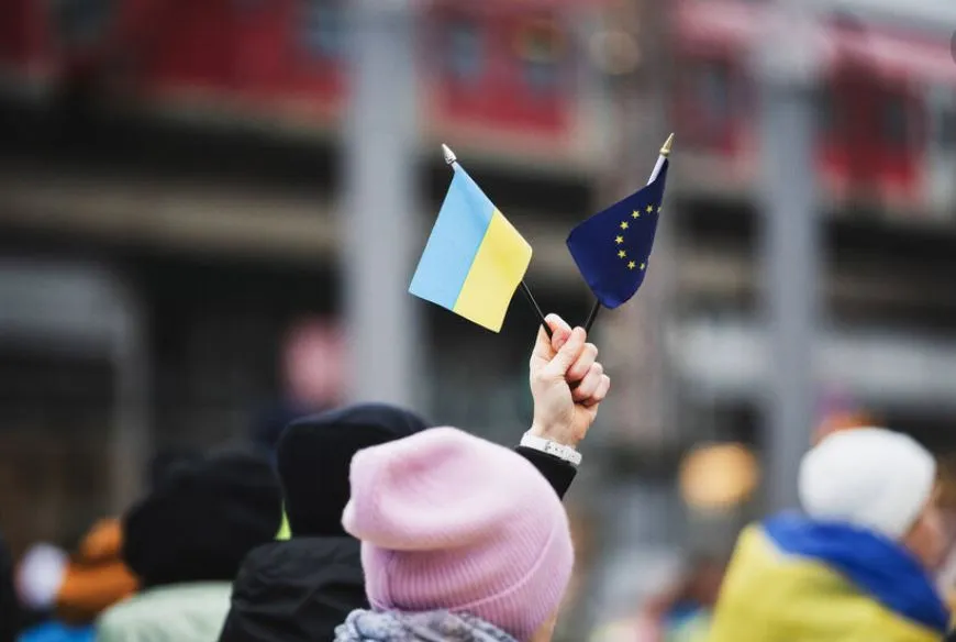 На Украине увеличилось число граждан, выступающих за мирные переговоры с Россией 