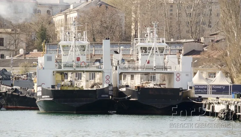 В Севастопольскую бухту после ремонта возвращается пассажирский паром