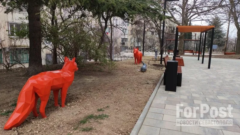 В Севастополе открыли сквер «красной лисы»