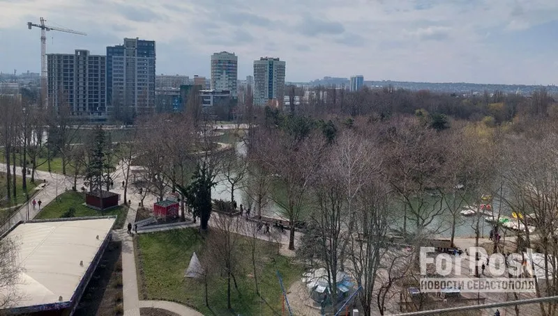Почему детским и спортивным площадкам не место в парках Крыма — мнение архитектора