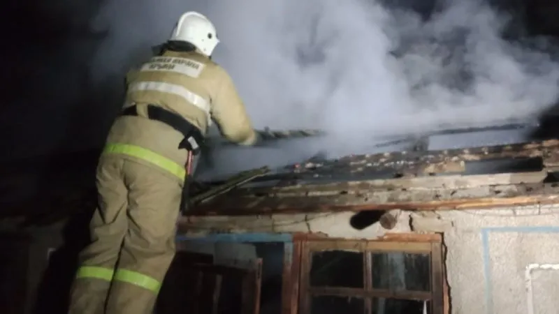 За ночь в Нижнегорском районе случилось сразу два пожара. 