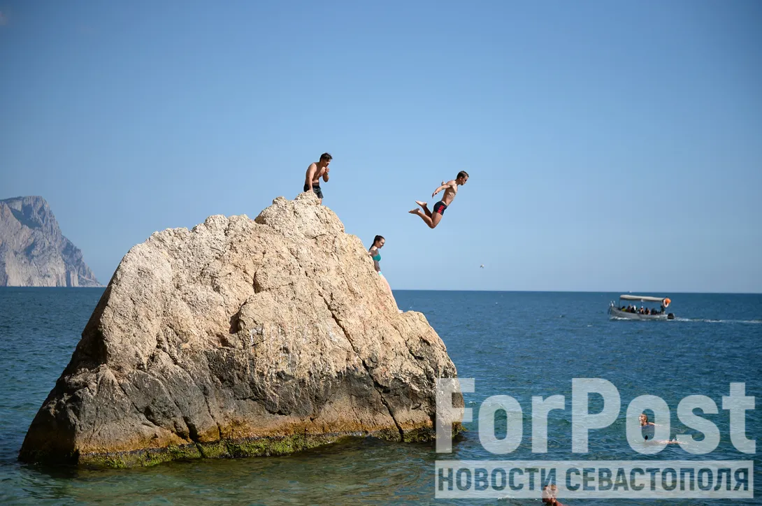 Как в Севастополе сходить на море и остаться в живых