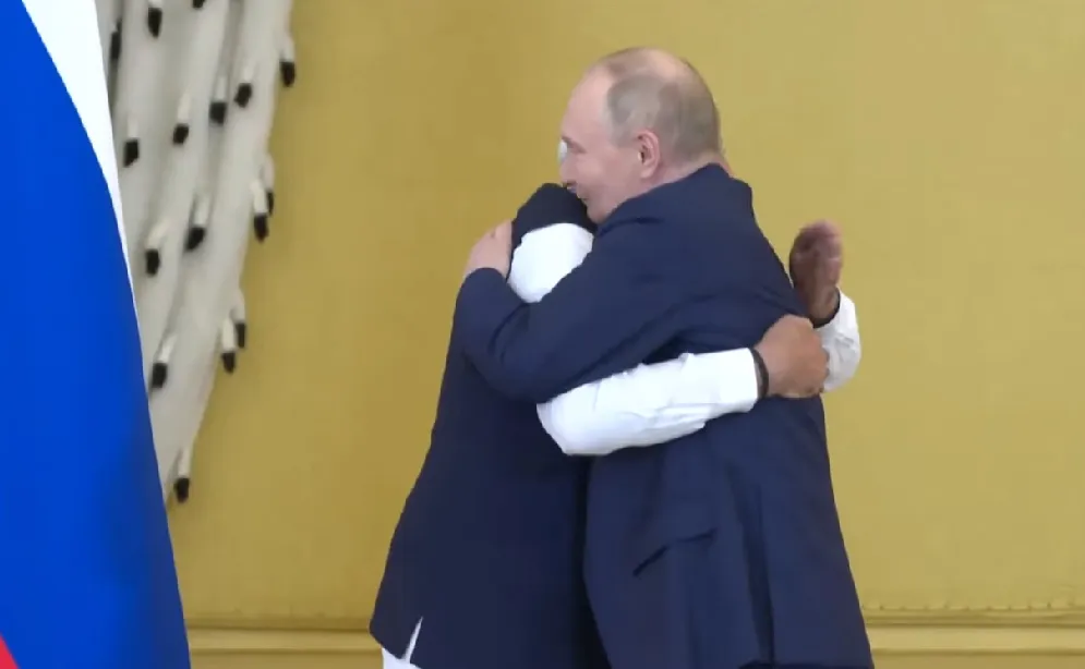 Лидеры Индии и России Нарендра Моди и Владимир Путин