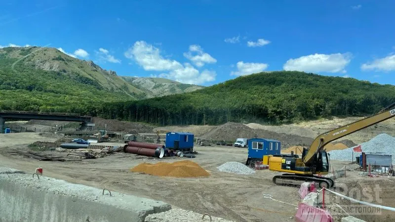 Сейчас рабочие трудятся в районе Ангарского перевала. 
