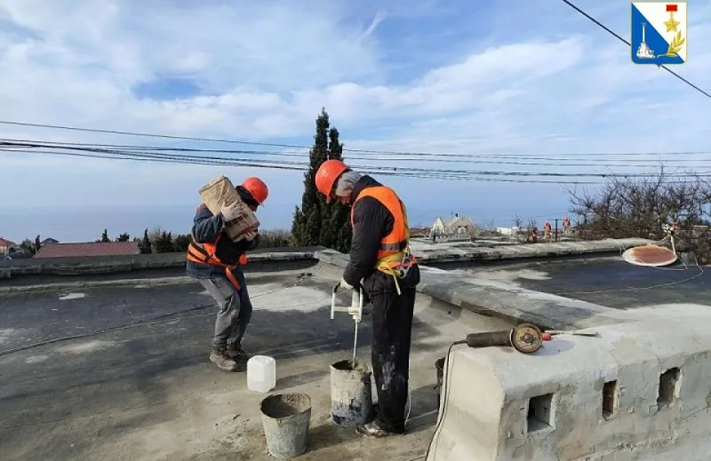Для кровельных работ на севастопольских крышах используют мембрану отечественного производства.