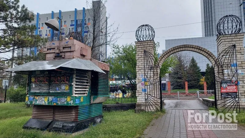 Студенческий сквер в столице Крыма долго не мог дождаться благоустройства.