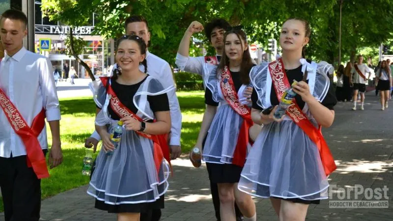Посвящение детей во взрослую жизнь влетает в копеечку их родителям.