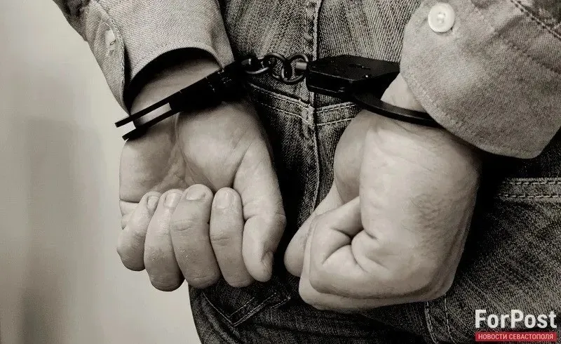 Мужчину завербовали украинские спецслужбы для совершения терактов в Крыму.
