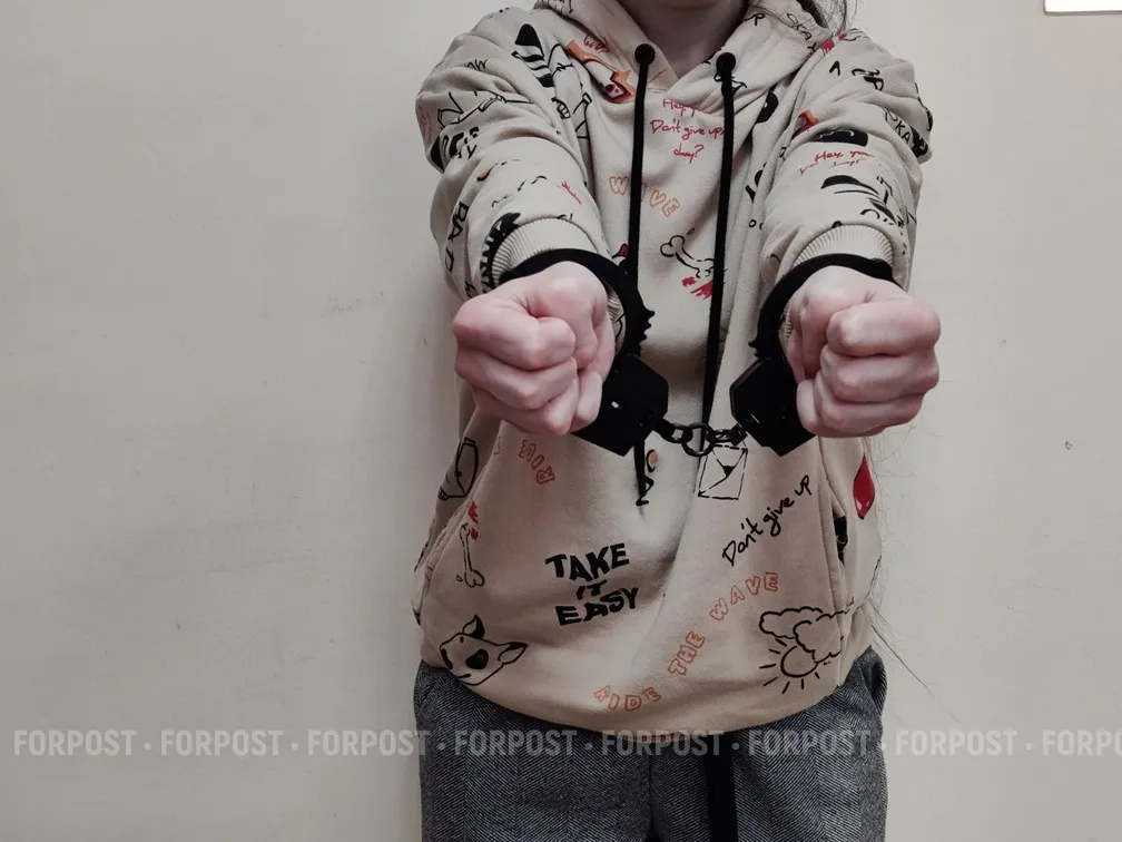 В Севастополе злодей с камнем украл обогреватель из кофейного киоска