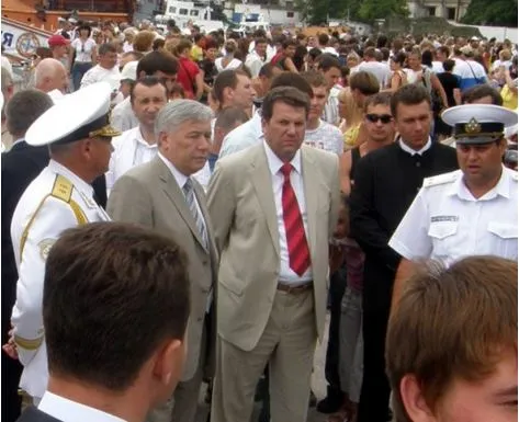 Севастопольцы собирают деньги на билет Куницыну