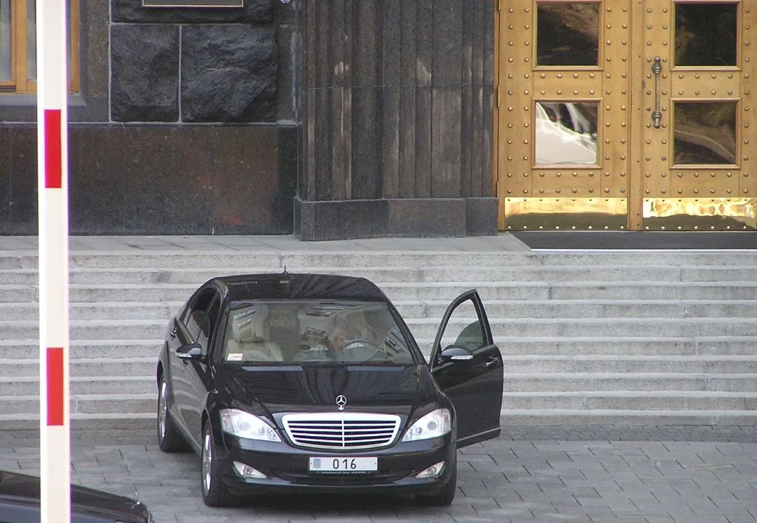 Крымский премьер и глава Севастопольской администрации уже расстались со спецномерами