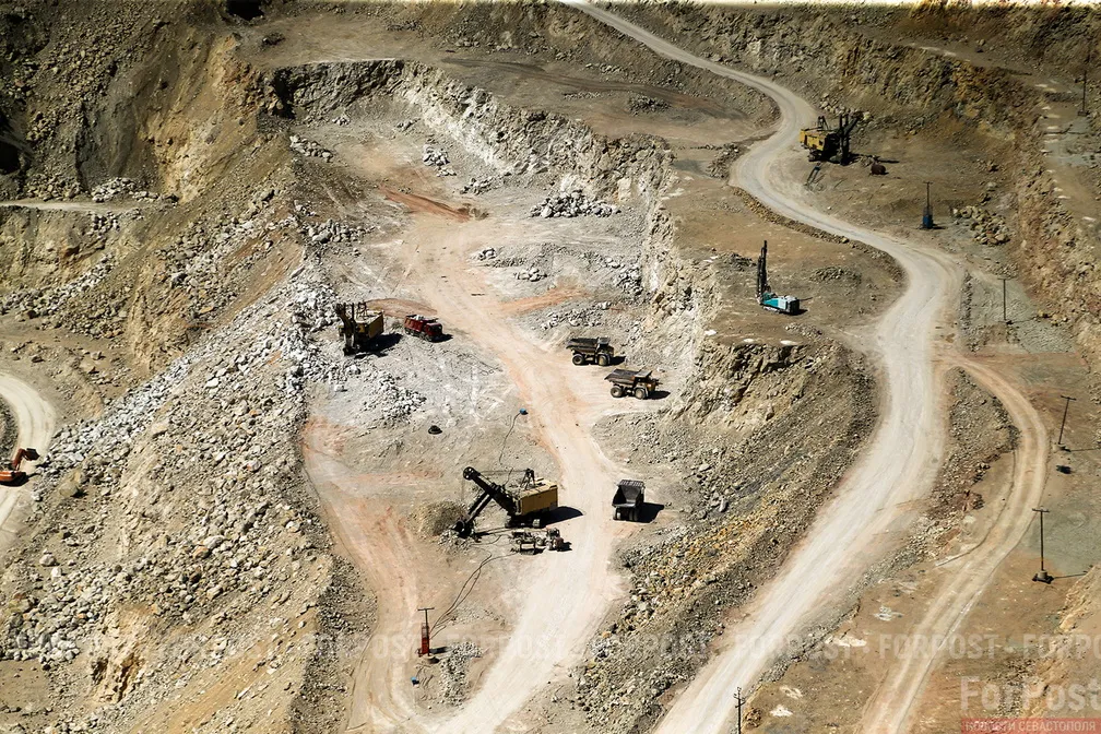 На правительство Севастополя подали в суд из-за гигантского участка земли в Балаклаве