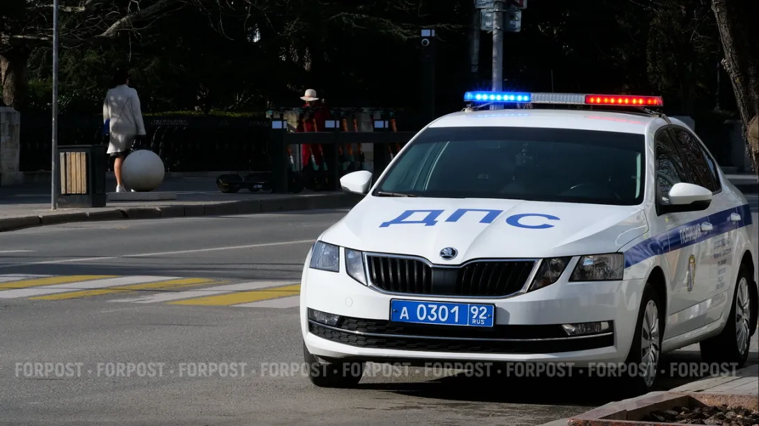 В Севастополе загадочным образом разбили внедорожник