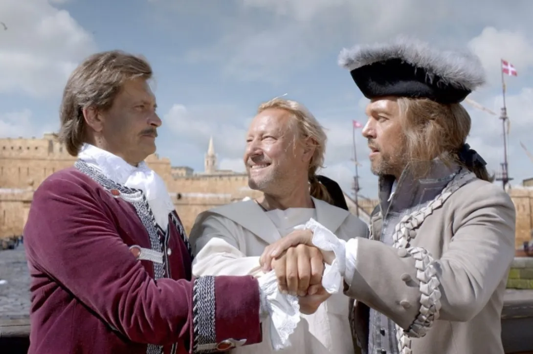 В Севастополе Семенович укротила двух мустангов