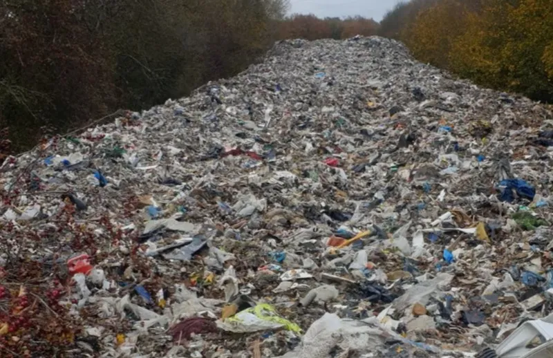 Британский округ тонет в собственных отходах